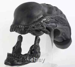 ALIEN movie prop xenomorph HEAD aliens H. R. GIGER Sci-fi horror Production used