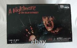 (JSA) Authenticated Nightmare Elm Street Glove Signed by Robert Englund