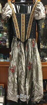 Legend Of The Seeker S2E13 Zedd's Screen Used Movie Prop Aunt Costume withCoA