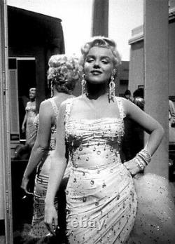 Marilyn Monroe Pre-owned Memorabilia Movie Prop Collectible Hollywood Studio A1