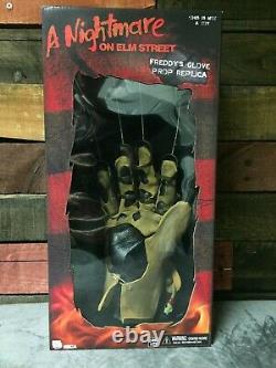 NECA Nightmare On Elm Street Freddy Krueger Adult Prop Replica Glove 1984 Movie