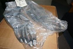 Original ALIENS PROP MASK, feet. Hands, C. P. Distortions Unlimited 1991 Movie NEW