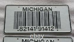 ROBOCOP PROP Michigan License Plates Matching Pair 6000 SUX WoW LQQK! READ