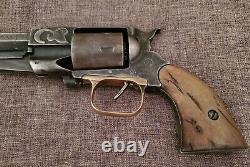 The Dark Tower Idris Elba Roland Deschain Gun Movie Used Only Two Exist