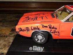 The Dukes Of Hazzard Cast SIGNED General Lee 118 1969 Dodge Charger Prop + COA