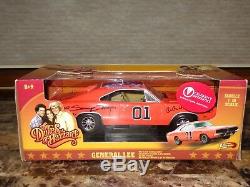 The Dukes Of Hazzard Cast SIGNED General Lee 118 1969 Dodge Charger Prop + COA