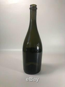 The Hunger Games Movie Prop The Capitol Champagne Bottle Vinum Titillum