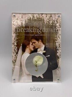 The Twilight Saga Breaking Dawn Part 1 Collectors Gift Set withWedding Flower