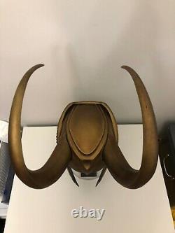 Tom Hiddleston Signed Loki Helmet Kings Art Replica Prop Beckett Bas Coa Auto